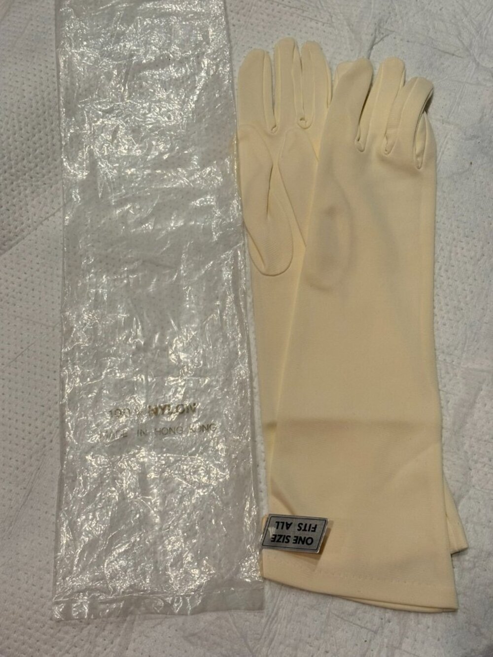 1950-60s White Nylon Gloves One Size Original Package Hong Kong - Picture 7 of 8